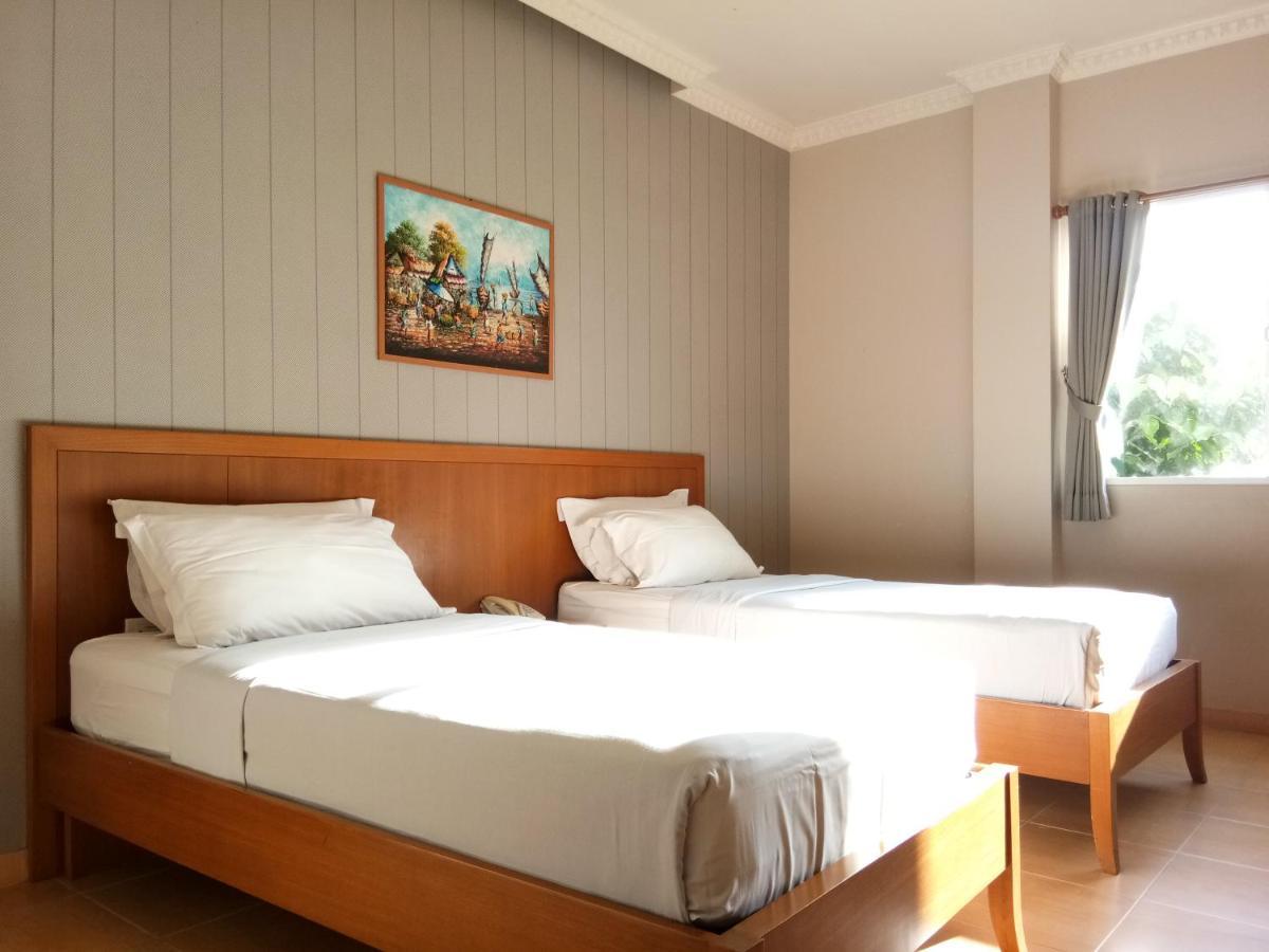 U Village Hotel And Villa Μπαντούνγκ Εξωτερικό φωτογραφία
