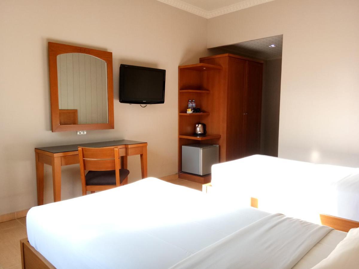 U Village Hotel And Villa Μπαντούνγκ Εξωτερικό φωτογραφία