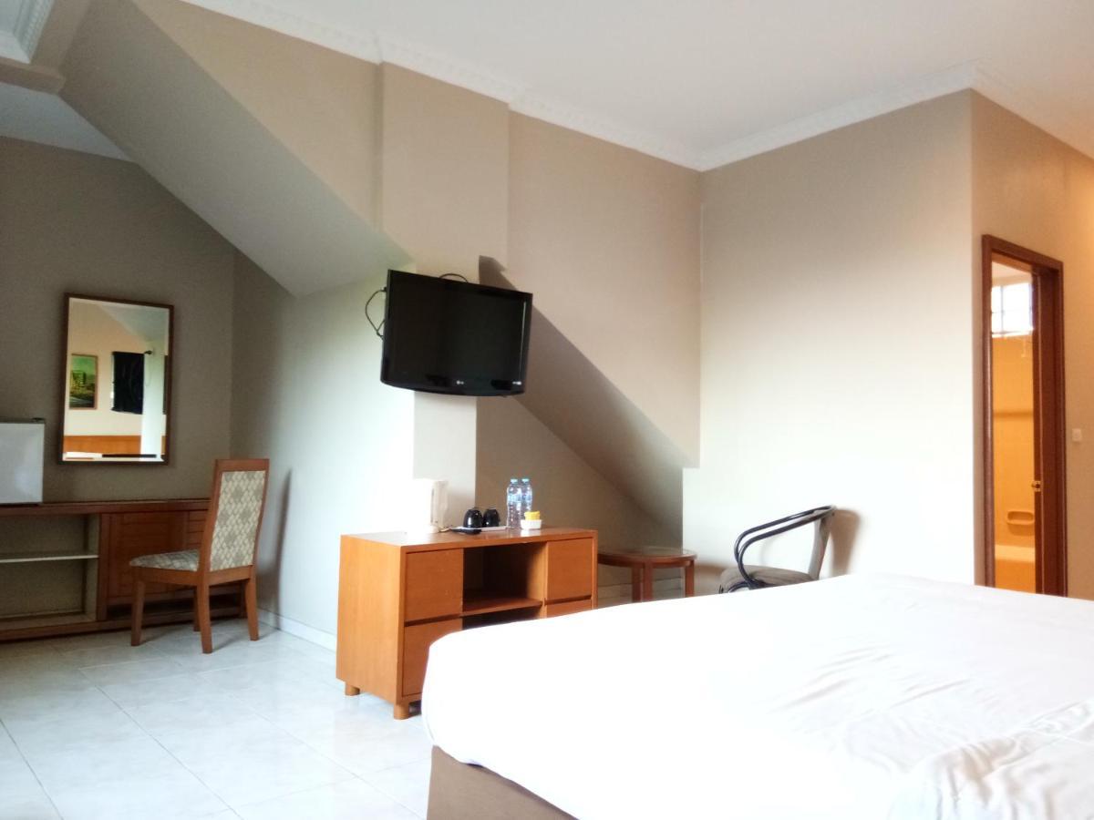 U Village Hotel And Villa Μπαντούνγκ Εξωτερικό φωτογραφία