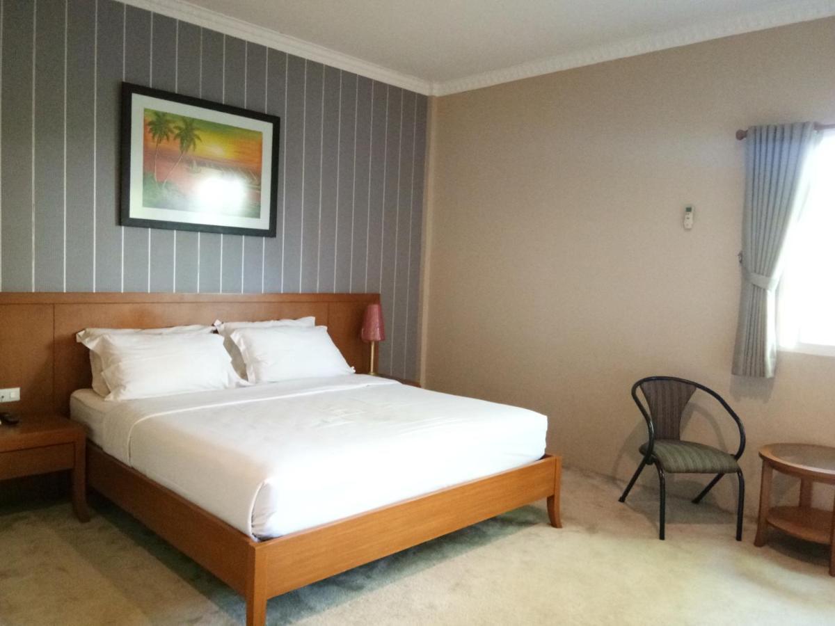 U Village Hotel And Villa Μπαντούνγκ Εξωτερικό φωτογραφία